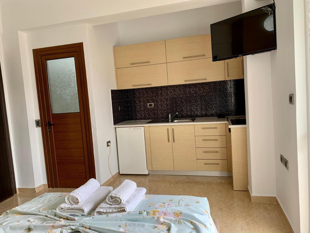 Maxus Apts Sarande Exterior photo